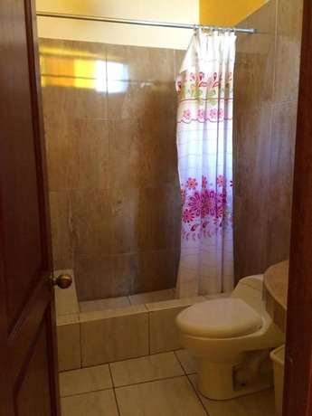 Imagen de la habitación del Hotel Huanchaco Gardens. Foto 11