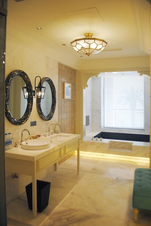 Imagen de la habitación del Hotel Huaqing Aegean Inter Hot Spring Resort. Foto 10