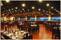 Imagen del bar/restaurante del Hotel Huatian. Foto 2