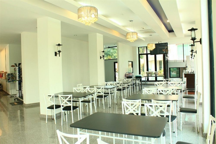Imagen del bar/restaurante del Hotel Huay Kaew Palace 2. Foto 3