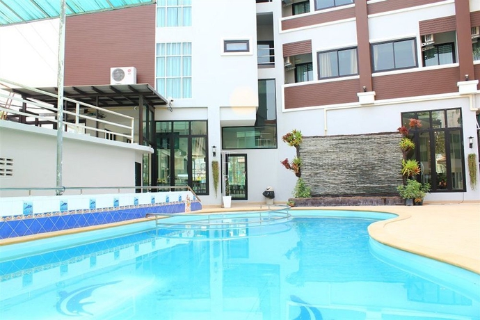 Imagen de la piscina del Hotel Huay Kaew Palace 2. Foto 16