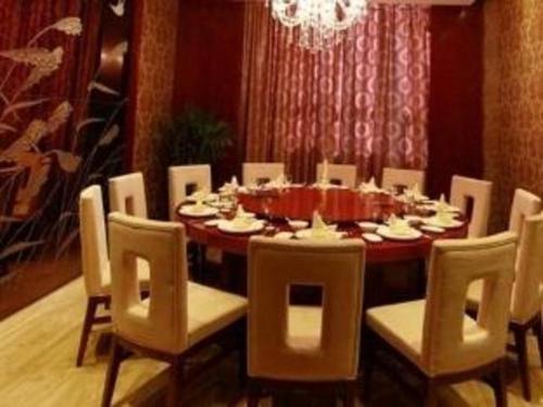 Imagen general del Hotel Huayang New Century International. Foto 2