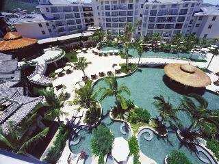 Imagen de la piscina del Hotel Huayu Resort Spa Yalong Bay. Foto 11