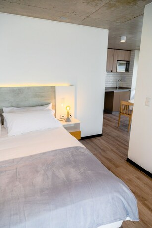 Imagen de la habitación del Hotel Hub Aparts & Suites. Foto 11