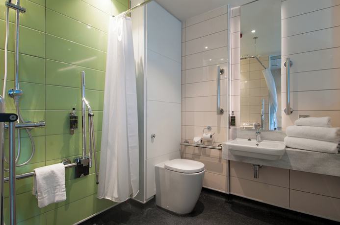 Imagen de la habitación del Hotel Hub By Premier Inn Edinburgh Haymarket. Foto 5