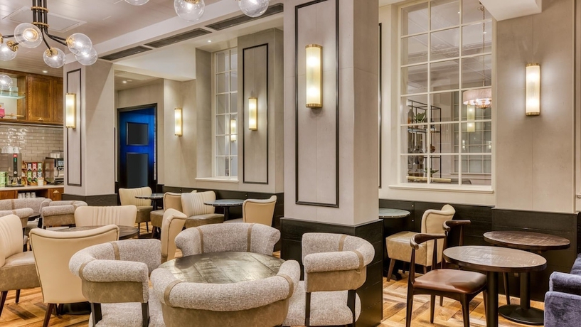 Imagen del bar/restaurante del Hotel Hub By Premier Inn London Farringdon - Old Bailey. Foto 4