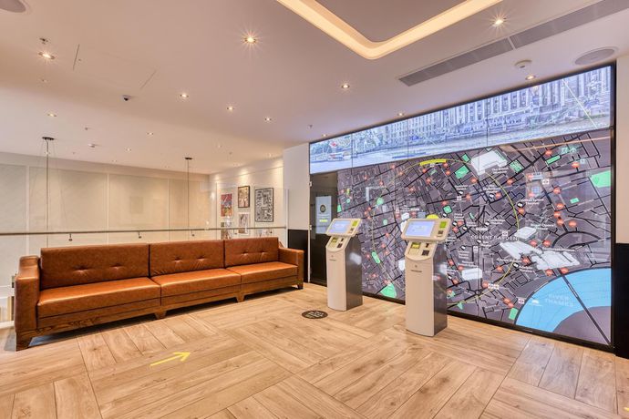 Imagen de los interiores del Hotel Hub By Premier Inn London - Soho. Foto 13