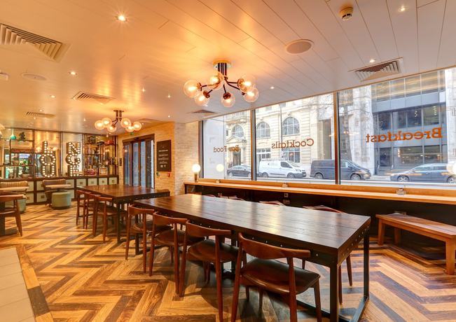 Imagen del bar/restaurante del Hotel Hub By Premier Inn London Westminster - Westminster Abbey. Foto 3