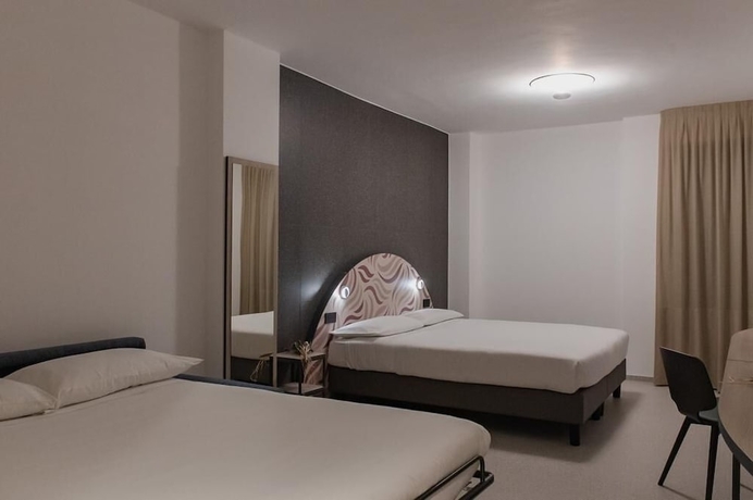 Imagen de la habitación del Hotel Hub, Gubbio. Foto 6