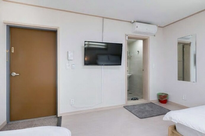 Imagen de la habitación del Hotel Hub Guest House. Foto 19