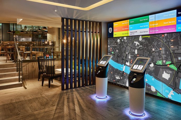 Imagen de los interiores del Hotel Hub by Premier Inn London Tower Bridge. Foto 7