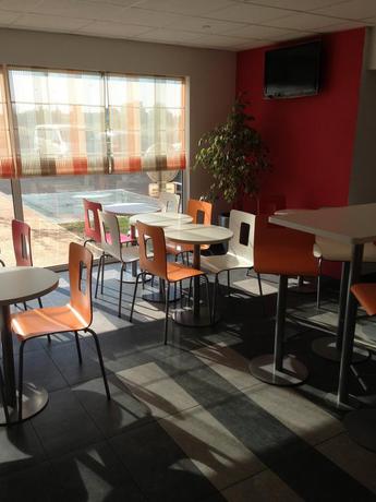 Imagen general del Hotel HubOne3 Istres. Foto 5