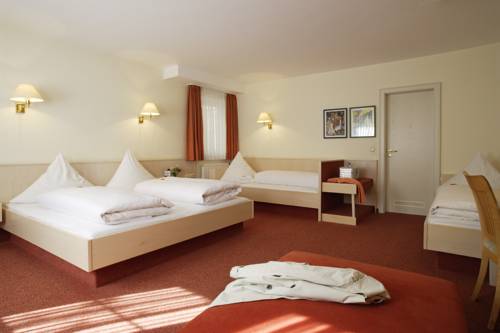 Imagen de la habitación del Hotel Huberhof, Allershausen. Foto 15