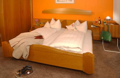 Imagen de la habitación del Hotel Hubertus Garni. Foto 2