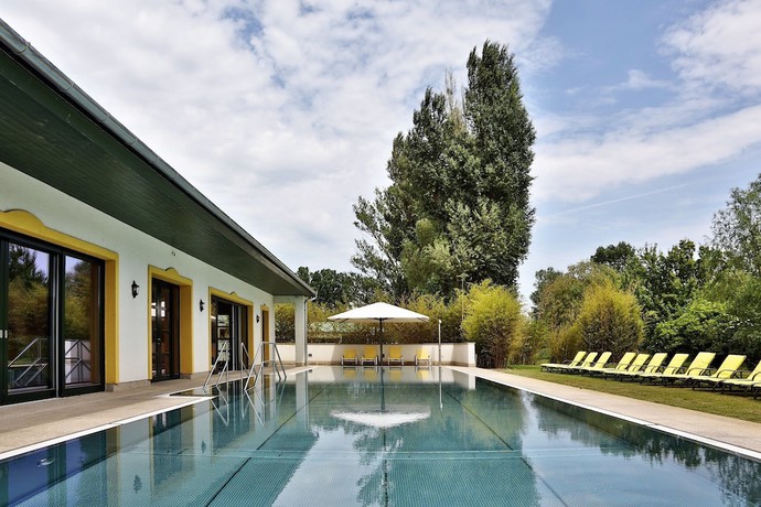 Imagen de la piscina del Hotel Hubertus Hof Landhotel. Foto 20