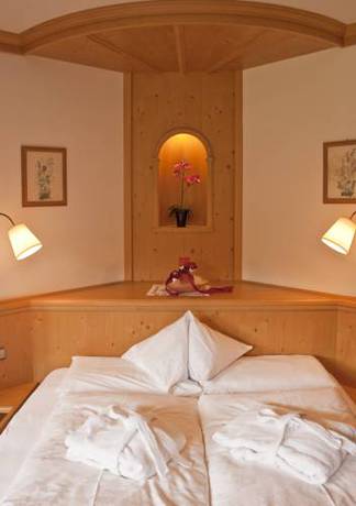 Imagen de la habitación del Hotel Hubertushof, Dobbiaco. Foto 3