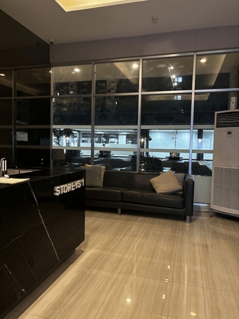 Imagen de los interiores del Hotel Hubomoto Avida Suites. Foto 15