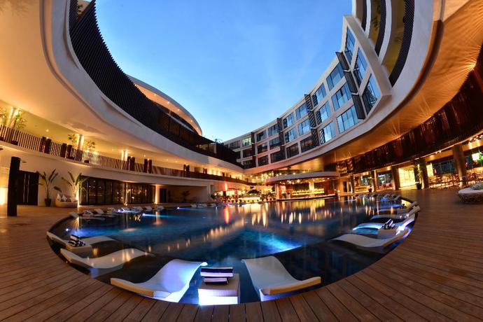 Imagen de la piscina del Hotel Hue Hotels and Resorts Boracay Managed by HII. Foto 16