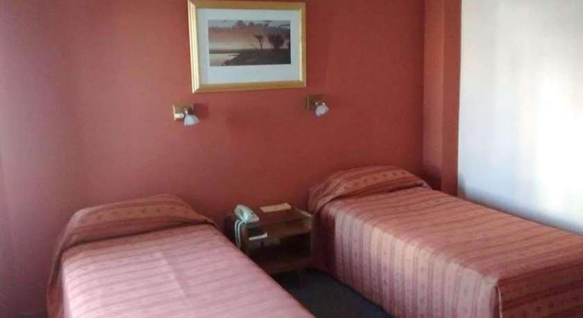 Imagen de la habitación del Hotel Huemul, General Roca. Foto 4