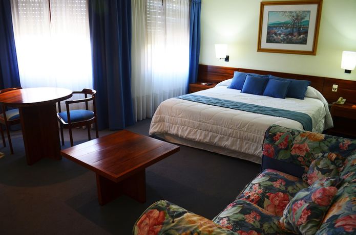 Imagen de la habitación del Hotel Huemul, General Roca. Foto 8