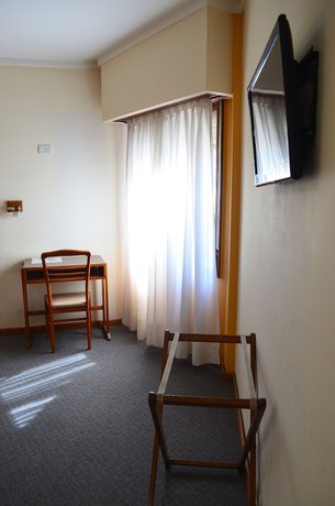 Imagen de la habitación del Hotel Huemul, General Roca. Foto 10