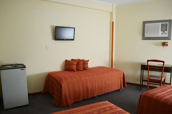Imagen de la habitación del Hotel Huemul, General Roca. Foto 12