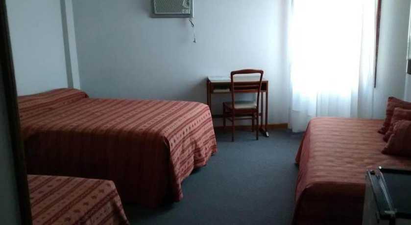 Imagen de la habitación del Hotel Huemul, General Roca. Foto 14