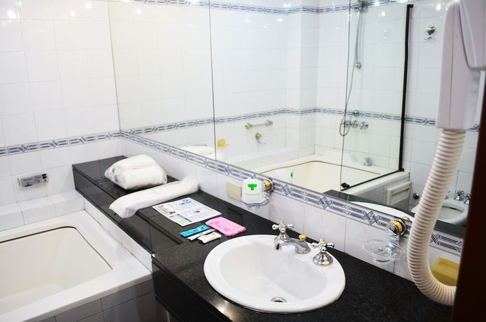 Imagen de la habitación del Hotel Huemul, General Roca. Foto 15