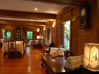 Imagen del bar/restaurante del Hotel Huen Come Residence Chiang Mai. Foto 1