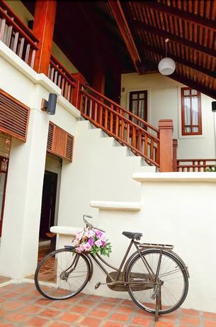 Imagen de los exteriores del Hotel Huenchandee. Foto 13