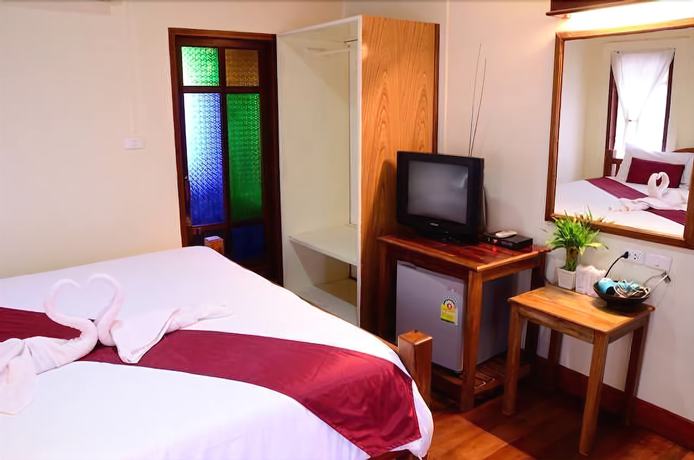 Imagen de la habitación del Hotel Huenchandee. Foto 10