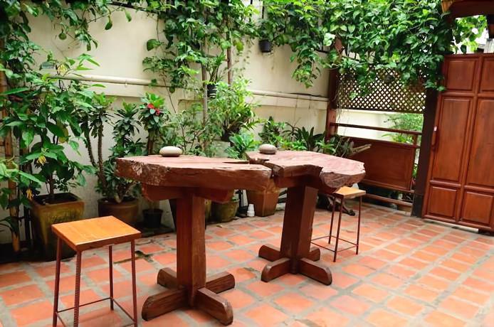 Imagen de los exteriores del Hotel Huenchandee. Foto 14