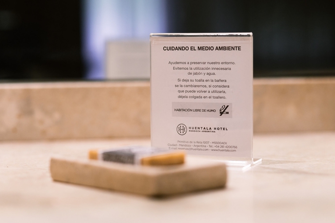 Imagen de la habitación del Hotel Huentala. Foto 6