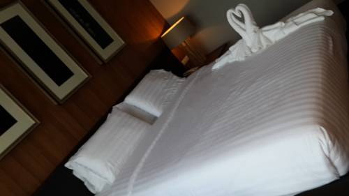 Imagen de la habitación del Hotel Huern Nana Jomsawan. Foto 6