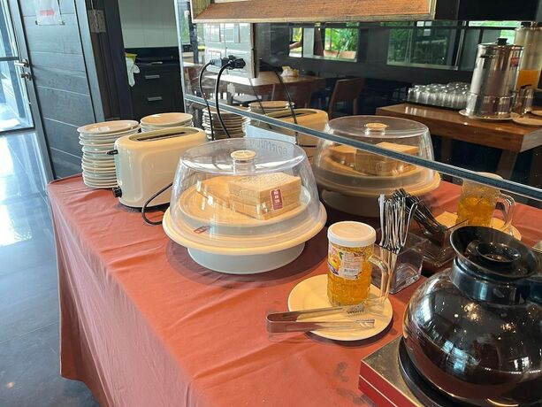 Imagen general del Hotel Huern Nana Jomsawan. Foto 13