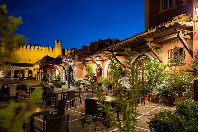 Imagen del bar/restaurante del Hotel Huerta Honda. Foto 2