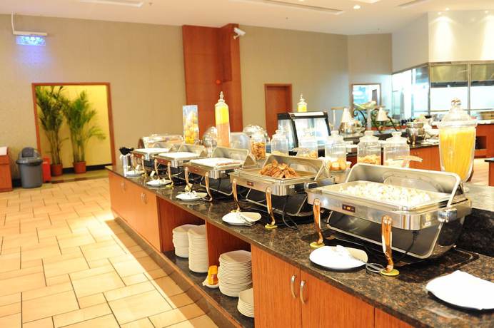 Imagen del bar/restaurante del Hotel Huihua Garden. Foto 4