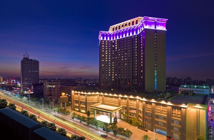 Imagen de los exteriores del Hotel Huilihua. Foto 18