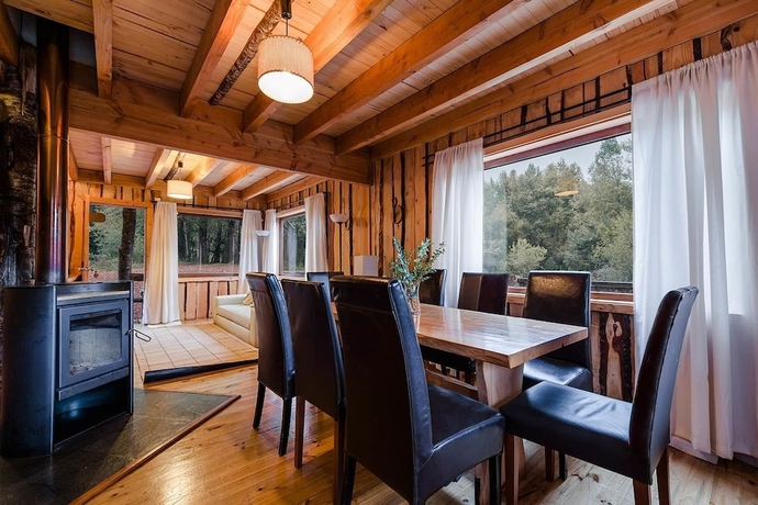 Imagen de la habitación del Hotel Huilo Huilo Cabanas del Bosque. Foto 9