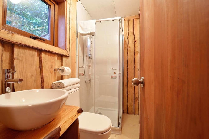 Imagen de la habitación del Hotel Huilo Huilo Cabanas del Bosque. Foto 15