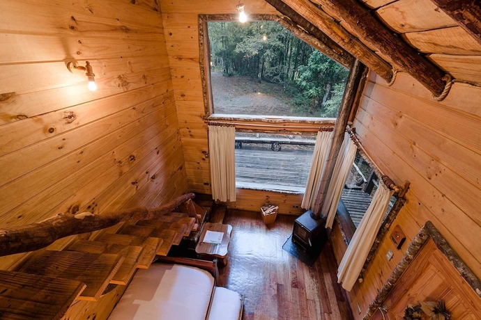 Imagen de los interiores del Hotel Huilo Huilo Cabanas del Bosque. Foto 19