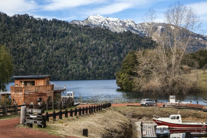 Imagen general del Hotel Huilo Huilo Marina del Fuy. Foto 14