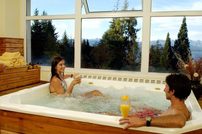 Imagen de los exteriores del Hotel Huinid Bustillo and Spa. Foto 7