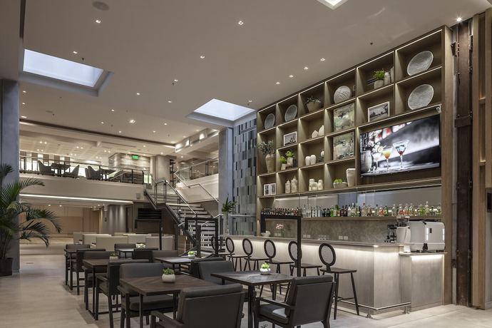 Imagen del bar/restaurante del Hotel Huinid Obelisco. Foto 4