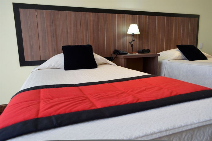 Imagen de la habitación del Hotel Huinid Pioneros. Foto 5