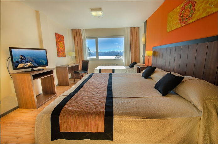 Imagen de la habitación del Hotel Huinid Pioneros. Foto 10