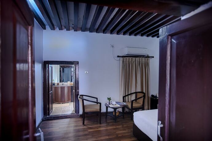 Imagen de la habitación del Hotel Hukum Darbar Restaurant and. Foto 15