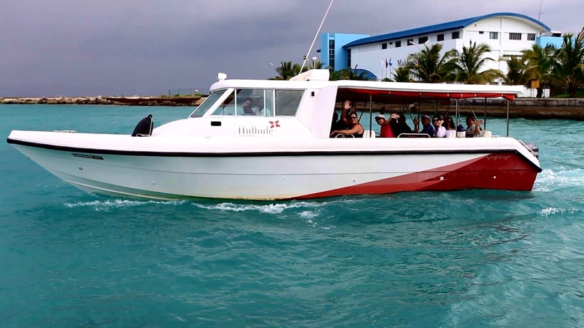 Imagen de los exteriores del Hotel Hulhule Island. Foto 6