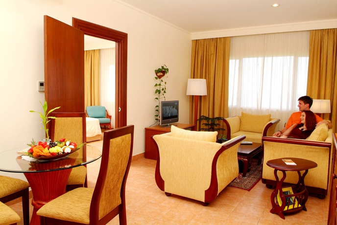 Imagen de los interiores del Hotel Hulhule Island. Foto 8