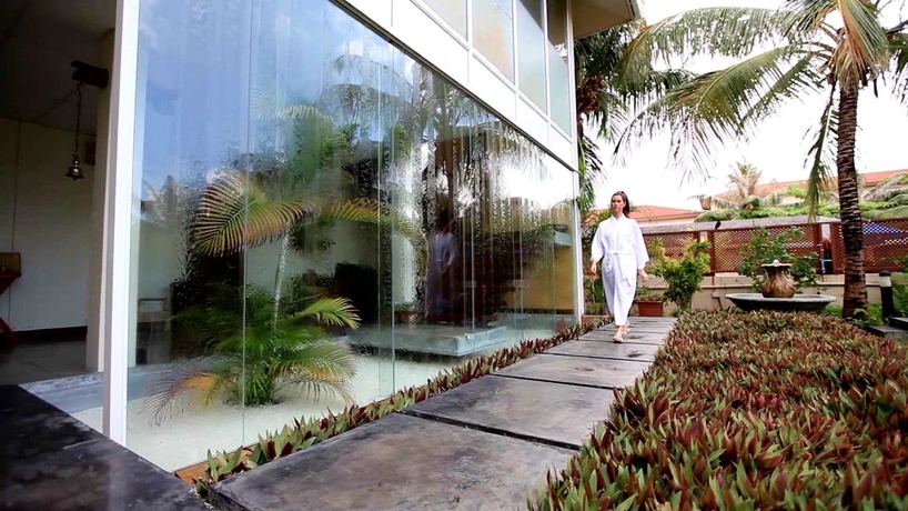 Imagen de los exteriores del Hotel Hulhule Island. Foto 7